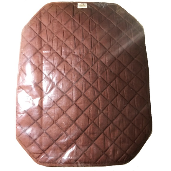 4 PLACE MATS AND 4 NAPKIN SET NWOT - Picture 2 of 3